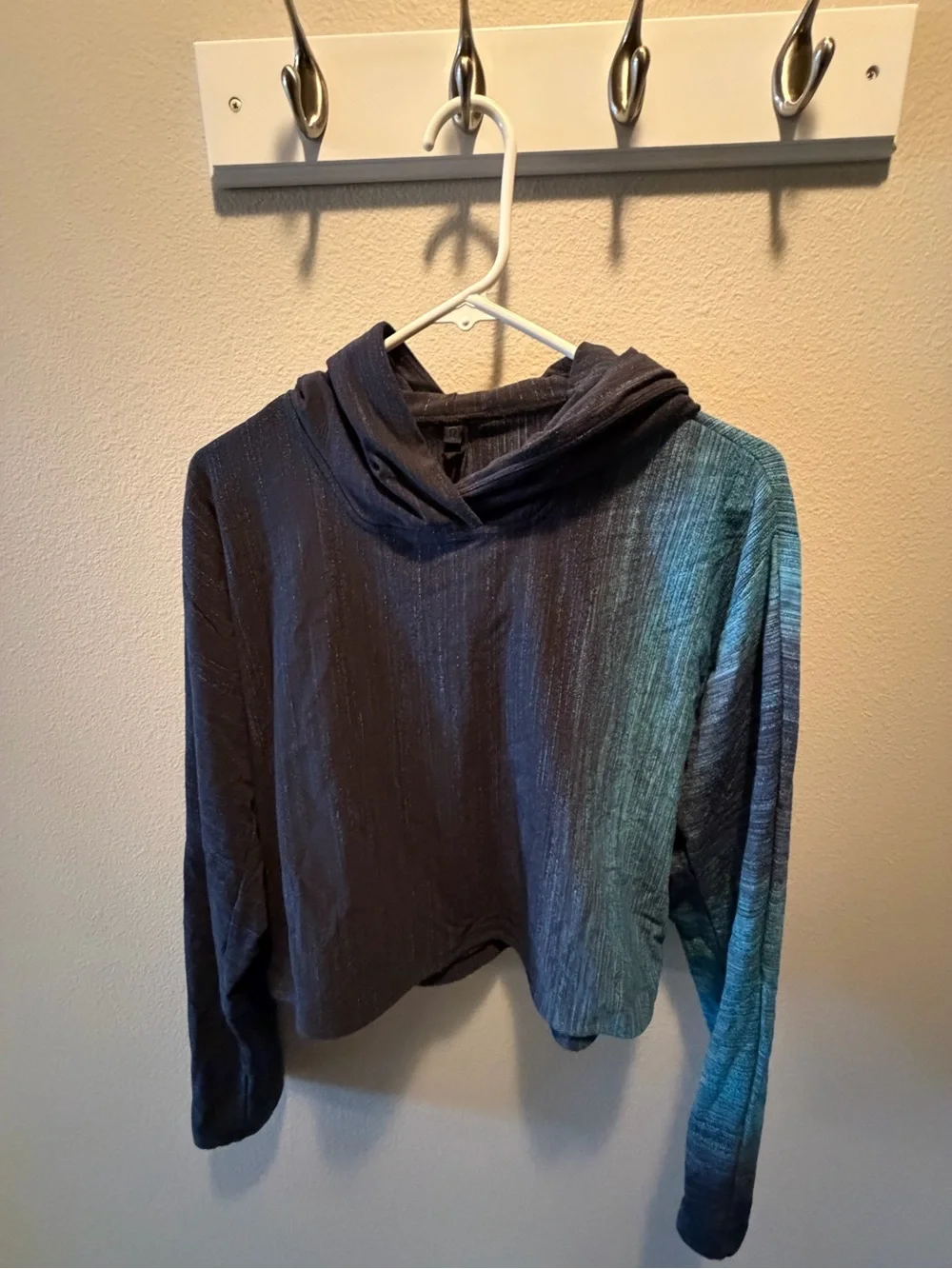 lululemon athletica lab varsa Black and Teal Ombre Cropped Hoodie
